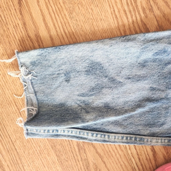 EUC Vintage Guess Distressed Acid Jeans, Size 30 or Modern Size 4 - Picture 6 of 14